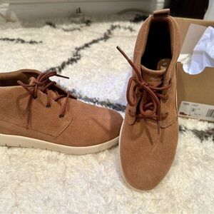 NEW - UGG Kids Brown Chukka Boots - Size 2